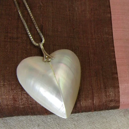 Mother of Pearl Heart Pendant Necklace